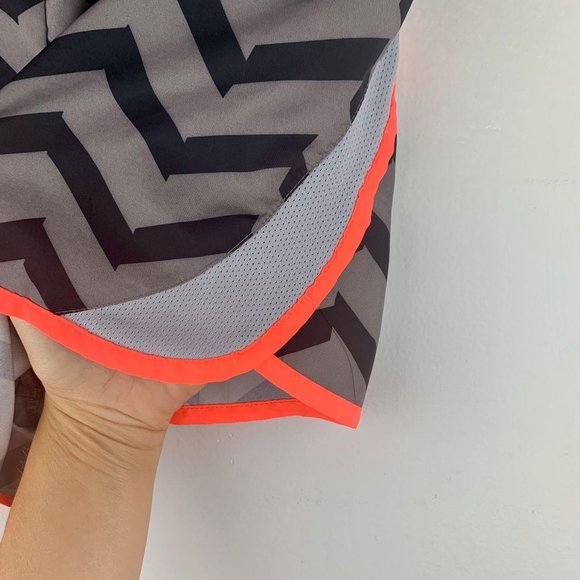 CHAMPION Chevron Fluorescent Orange Runner Work Out Short Sz XL - Picture 4 of 8